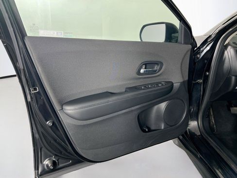 Used 2022 Honda HR-V LX image 19