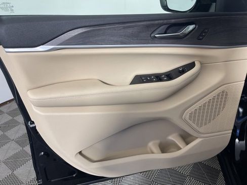 New 2025 Jeep Grand Cherokee Limited w/ Trailer Tow Package image 10