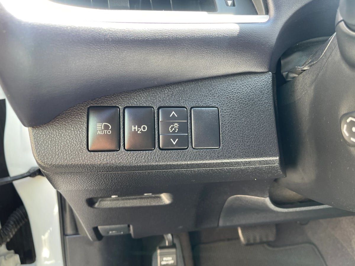 Used 2016 Toyota Mirai FWD image 20