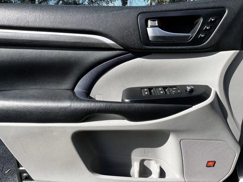 Used 2019 Toyota Highlander Limited Platinum image 13