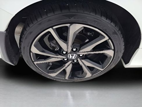 Used 2020 Honda Civic Sport image 9