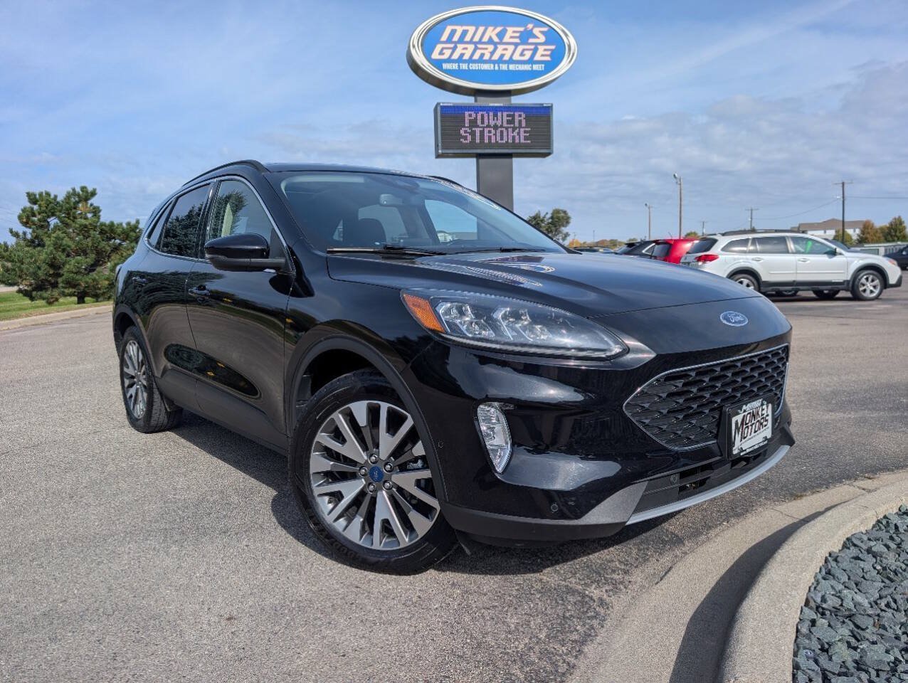Used 2020 Ford Escape Titanium AWD/4WD image 2