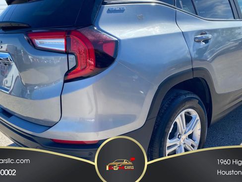 Used 2024 GMC Terrain SLE image 11