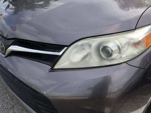 Used 2020 Toyota Sienna LE FWD image 3