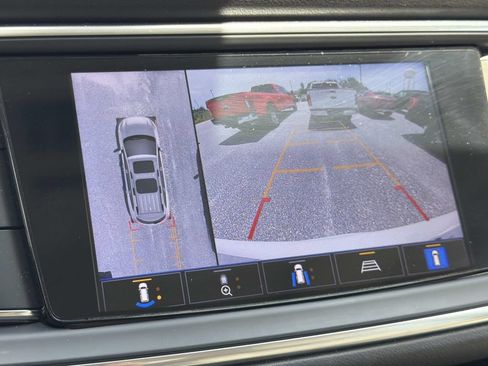 Used 2023 Buick Enclave Avenir FWD image 25