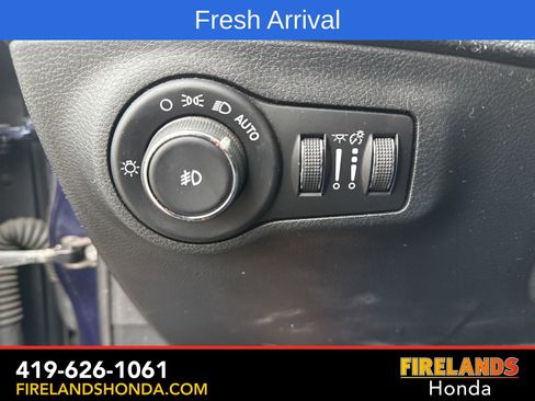 Used 2018 Jeep Compass Limited w/ Navigation Group image 21
