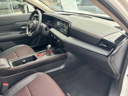 Used 2025 Nissan Kicks SR w/ Illumination Package FWD image 12