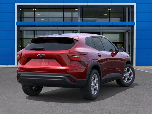 New 2026 Chevrolet Trax LS w/ LS Convenience Package FWD image 4