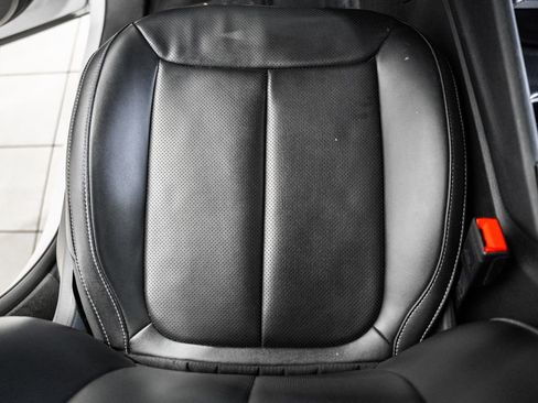 Certified 2024 Jeep Grand Cherokee L Limited w/ Luxury Tech Group II image 34