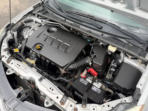 Used 2015 Toyota Corolla LE FWD image 35