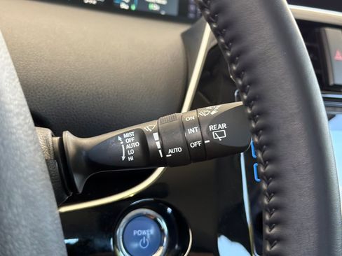 Used 2019 Toyota Prius XLE FWD image 33