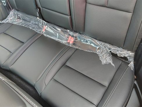 New 2026 Volvo XC40 B5 Core image 25