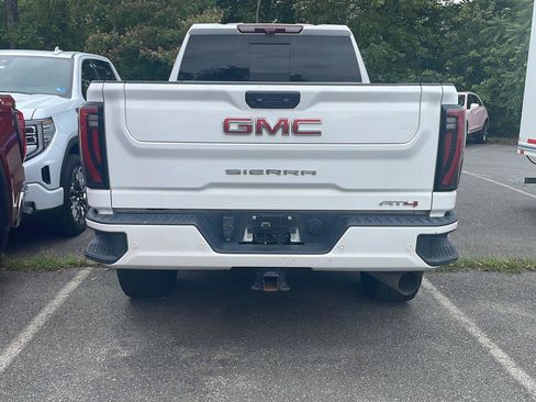 Used 2024 GMC Sierra 2500 AT4 w/ AT4 Premium Plus Package AWD/4WD image 4