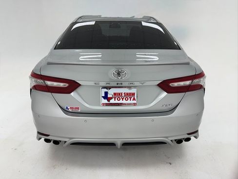 Used 2018 Toyota Camry XSE image 39