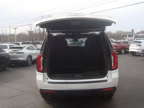 Used 2024 GMC Yukon Denali image 7