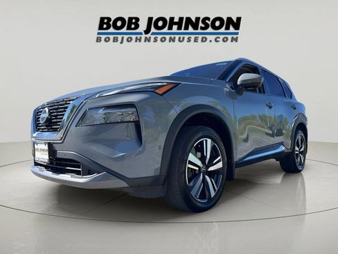 Used 2023 Nissan Rogue SL w/ SL Premium Package image 3