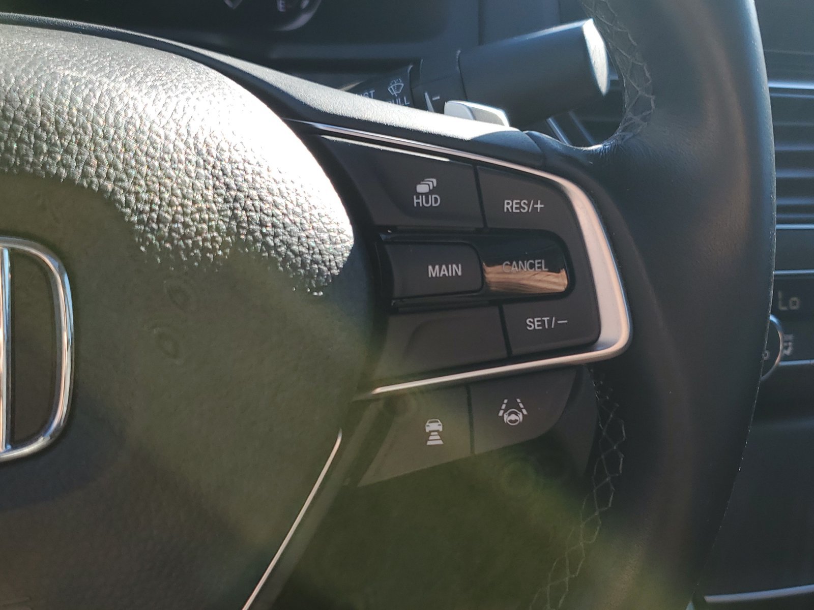 Used 2018 Honda Accord Touring image 24