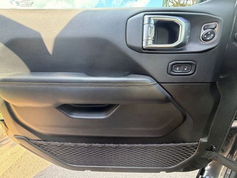 Certified 2025 Jeep Wrangler Unlimited Sahara w/ Safety Group AWD/4WD image 31