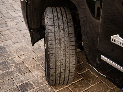 Used 2018 Chevrolet Silverado 2500 High Country image 50