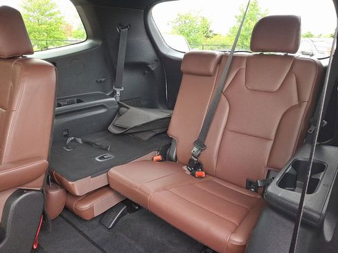 Used 2023 Kia Telluride EX w/ EX Captain's Chair Package FWD image 12