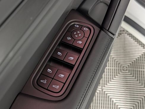 Certified 2025 Porsche Cayenne GTS AWD/4WD image 27