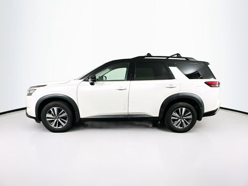 Used 2024 Nissan Pathfinder SL AWD/4WD image 4
