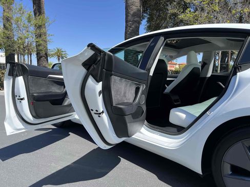 Used 2023 Tesla Model 3 Standard Range image 31