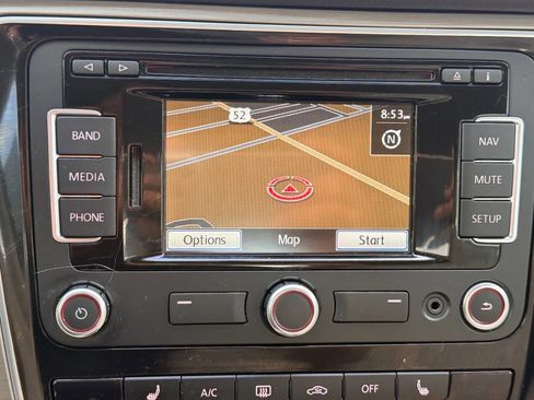 Used 2015 Volkswagen Passat 1.8T SE FWD image 38