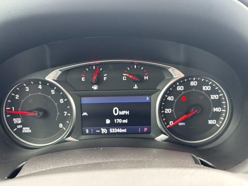 Used 2024 GMC Terrain SLT image 31