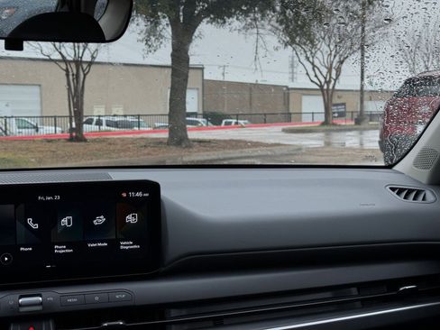 Used 2025 Kia K4 LXS image 36