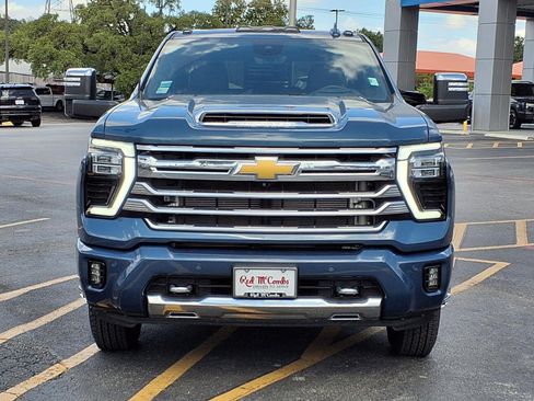 Used 2024 Chevrolet Silverado 3500 High Country w/ High Country Premium Package AWD/4WD image 2