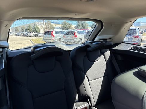 Certified 2025 Volvo XC90 B6 Plus image 10