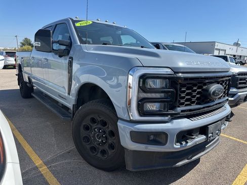 Used 2025 Ford F250 Lariat w/ Lariat Ultimate Package image 2