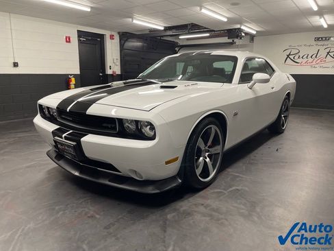 Used 2014 Dodge Challenger SRT8 image 5
