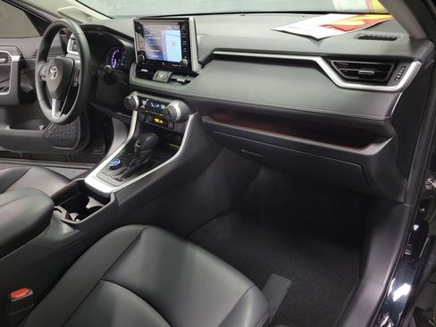 Used 2019 Toyota RAV4 Limited w/ Advanced Technology Package AWD/4WD image 25