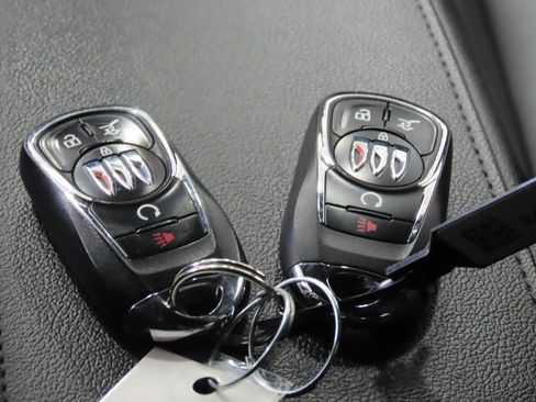 Used 2025 Buick Envista Sport Touring w/ Convenience I Package FWD image 18