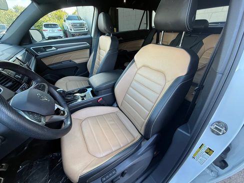 Used 2023 Volkswagen Atlas Cross Sport SEL Premium R-Line AWD/4WD image 16