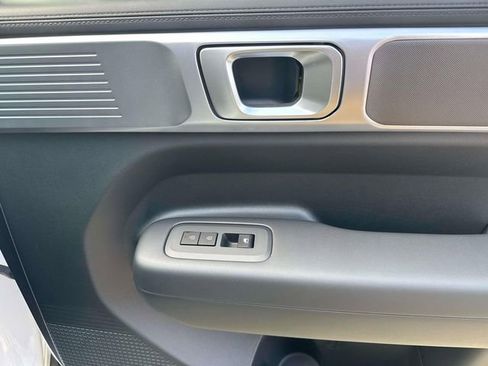 New 2026 Hyundai Santa Fe SE FWD image 18
