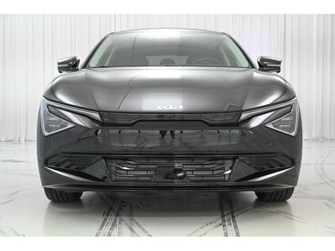New 2025 Kia EV6 Wind image 3