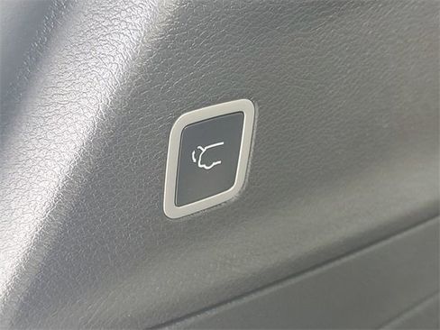 New 2025 Chrysler Pacifica Select image 8