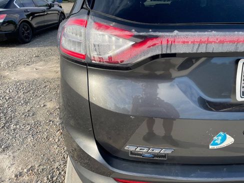 Used 2017 Ford Edge Titanium FWD image 23