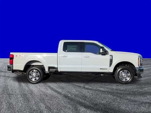 New 2026 Ford F250 Lariat w/ FX4 Off-Road Package image 3