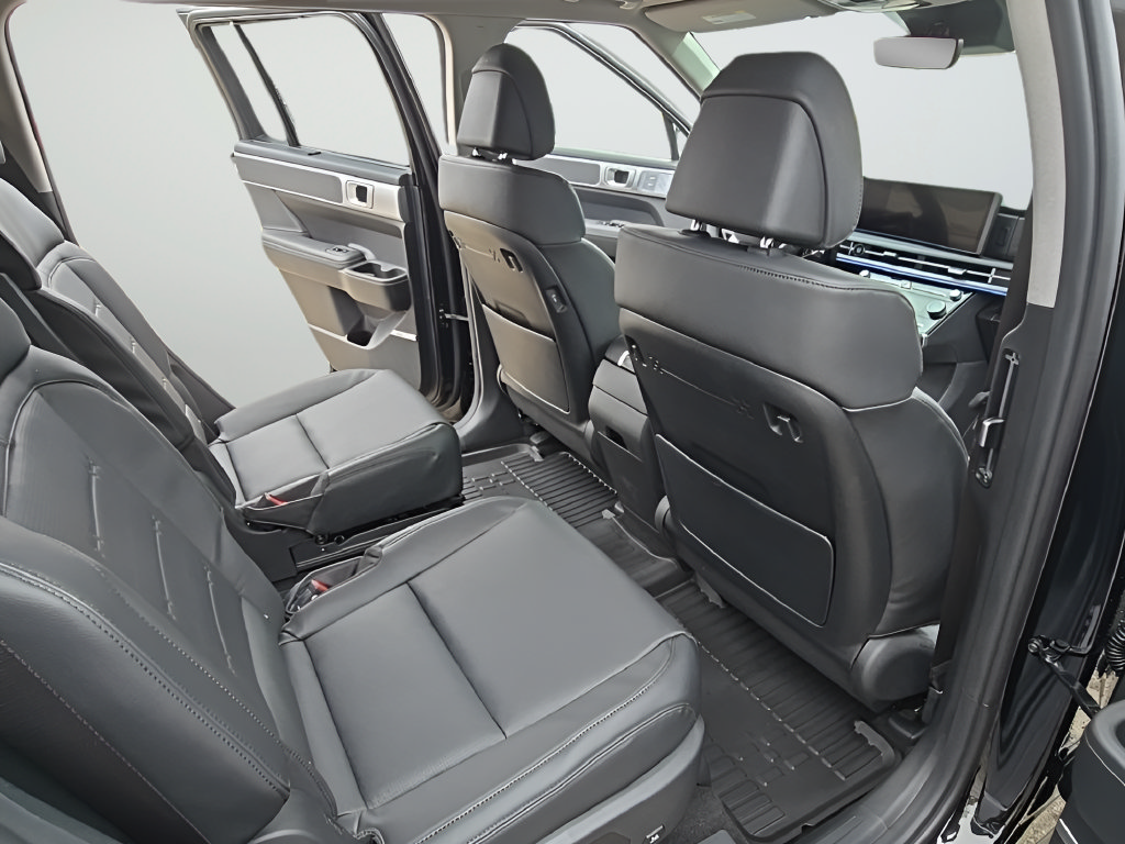 Used 2026 Hyundai Santa Fe Limited AWD/4WD image 16