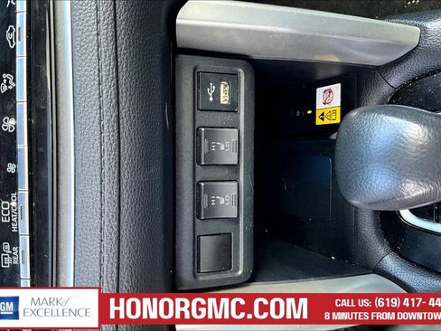 Used 2022 Toyota Corolla Cross XLE w/ Convenience Package image 14