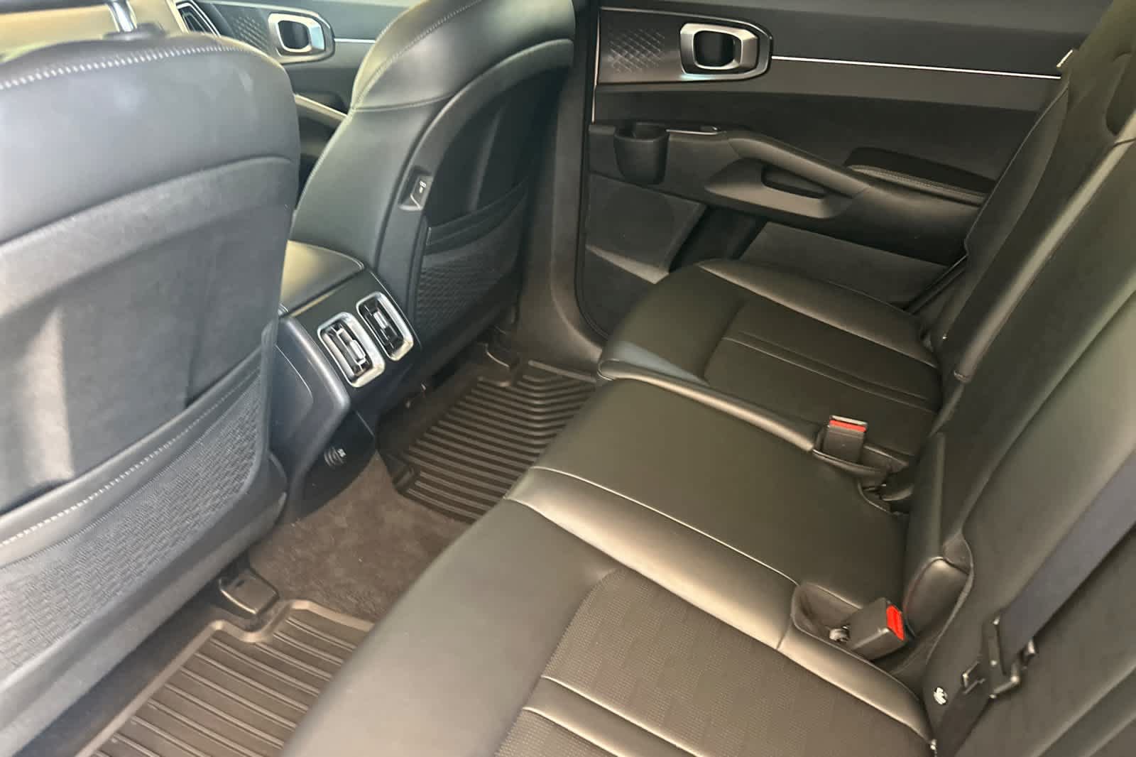 Used 2025 Kia Sorento S AWD/4WD image 12