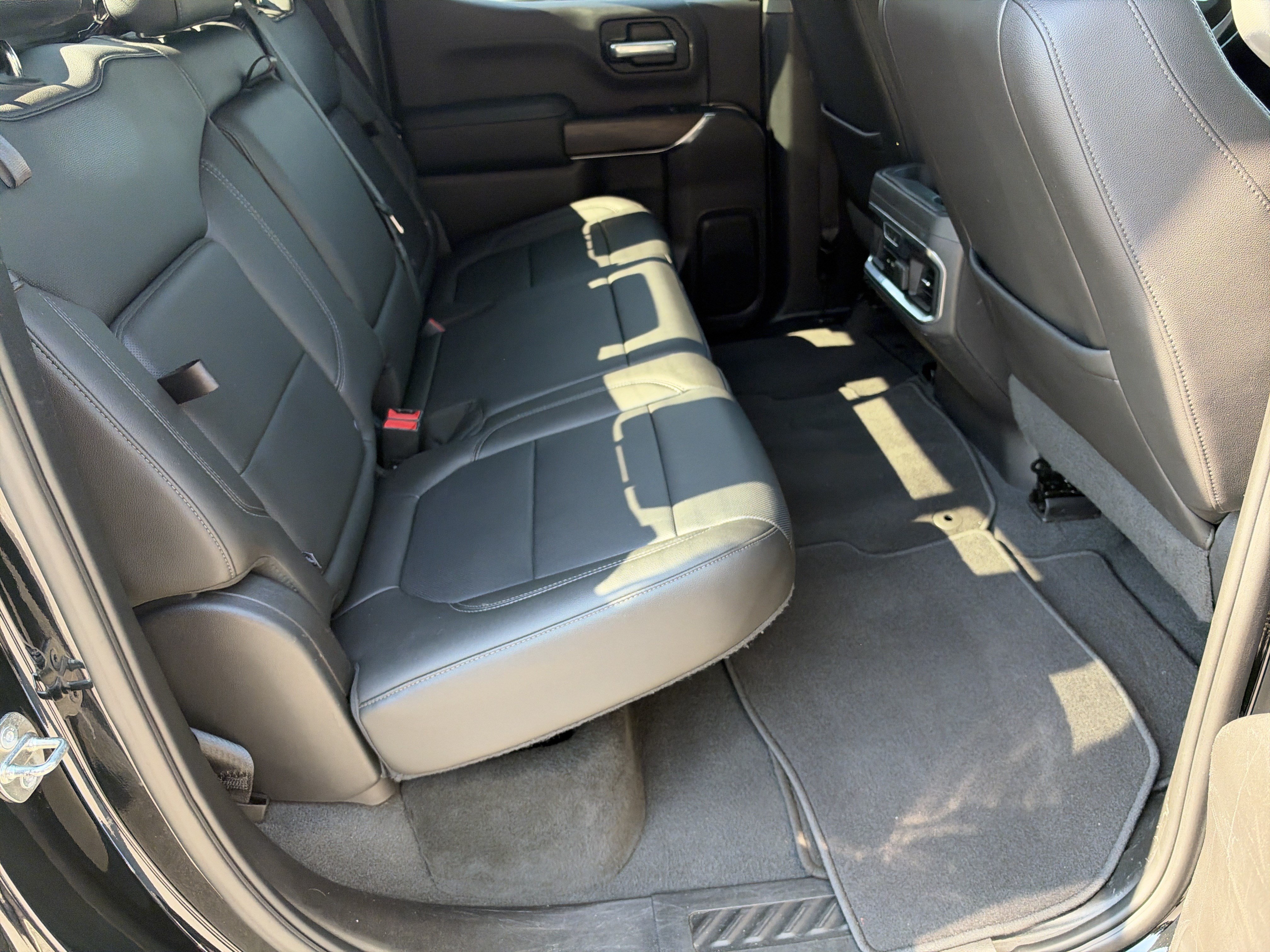 Used 2019 GMC Sierra 1500 SLT w/ SLT Premium Plus Package RWD image 18