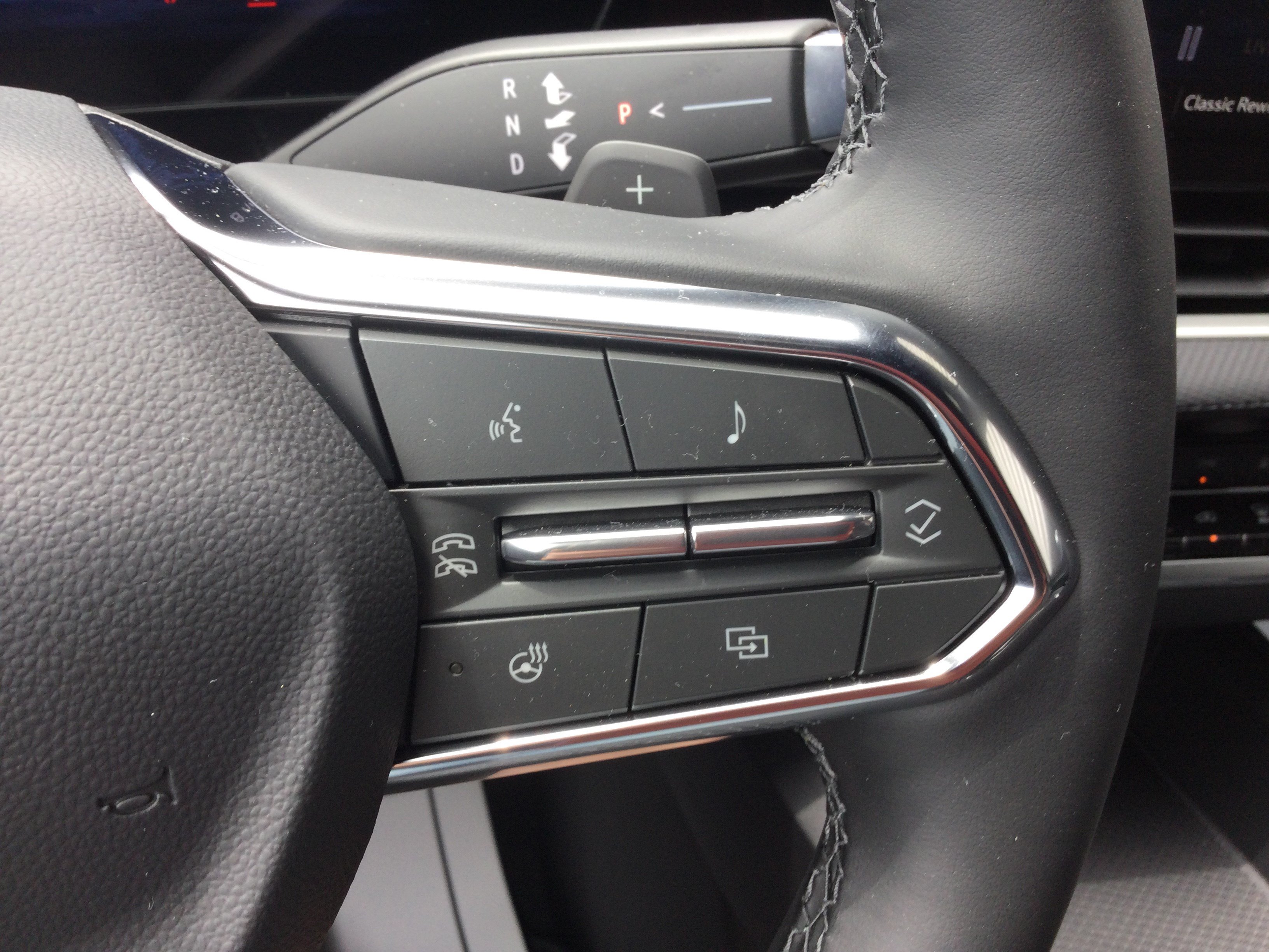 New 2026 Chevrolet Equinox LT w/ Convenience Package II AWD/4WD image 14