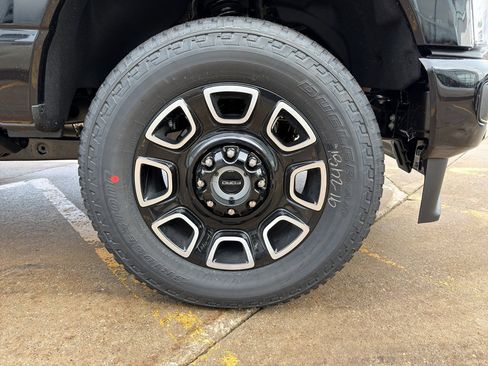 New 2026 Ford F250 Platinum w/ FX4 Off-Road Package image 12