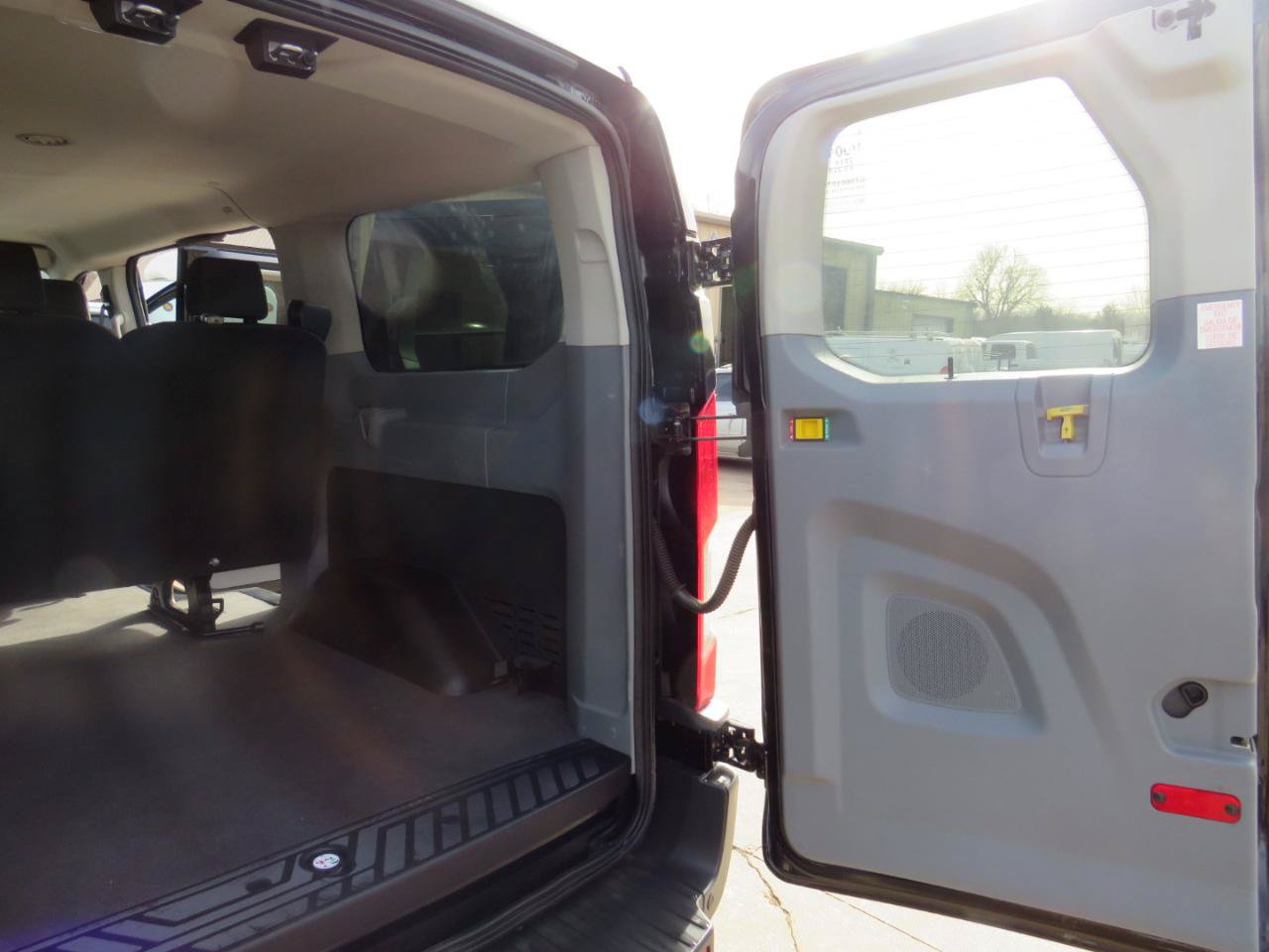 Used 2018 Ford Transit 150 130 Low Roof Wagon RWD image 28