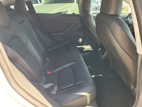 Used 2018 Tesla Model 3 Long Range image 17
